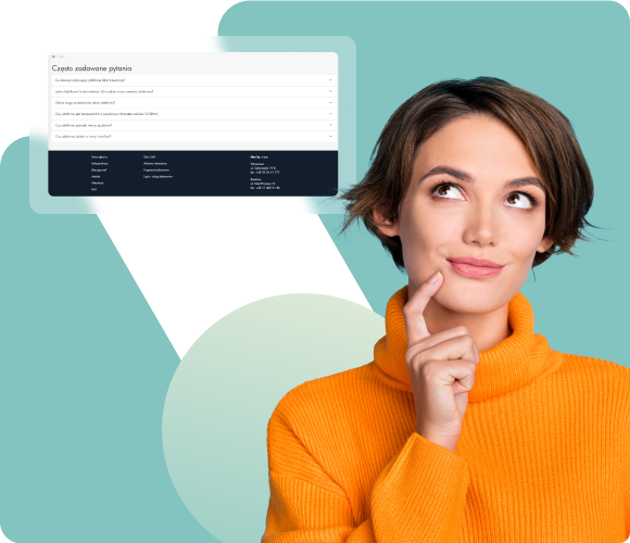 kobieta prezentująca moduł FAQ na naszej platformie elearning
